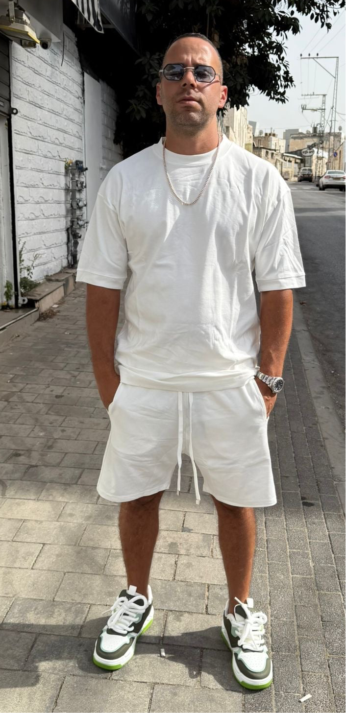 חליפה מנגט ביד לבן