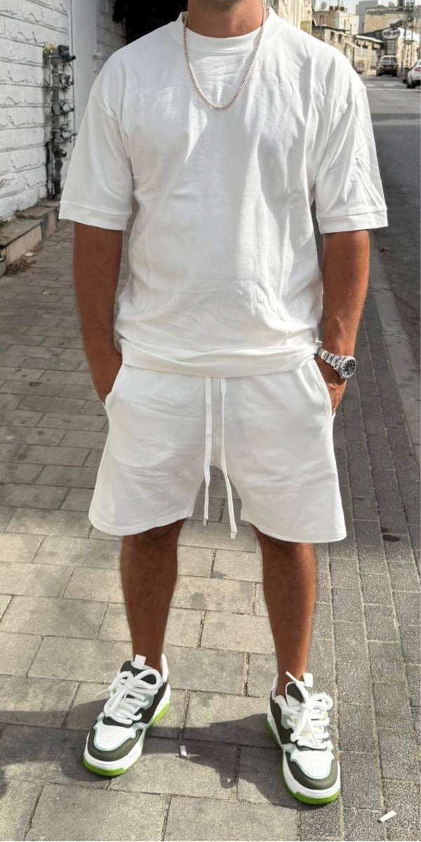 חליפה מנגט ביד לבן