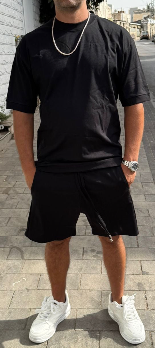 חליפת מנגט ביד שחור