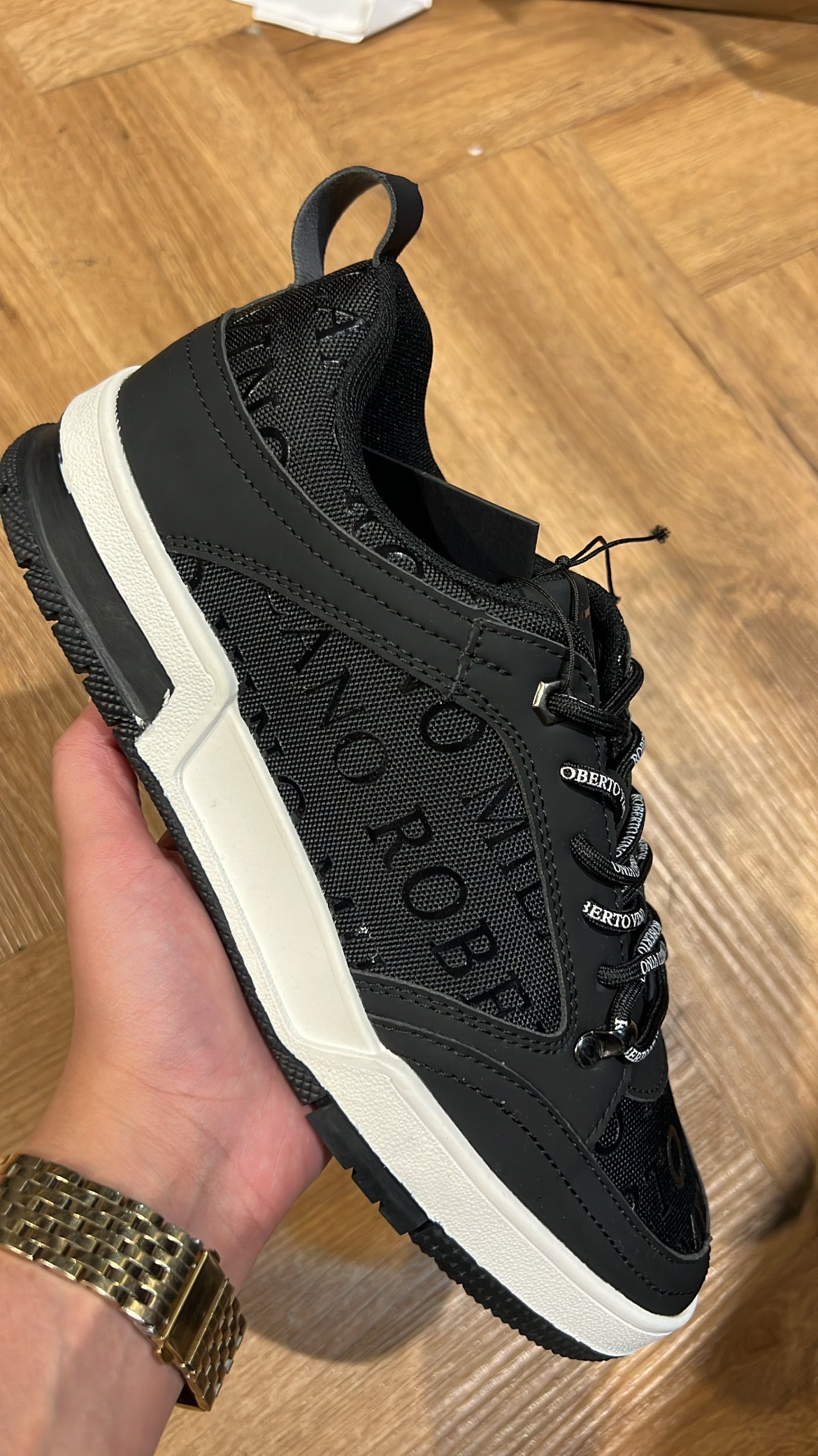 נעל רוברטו וינו שחורה