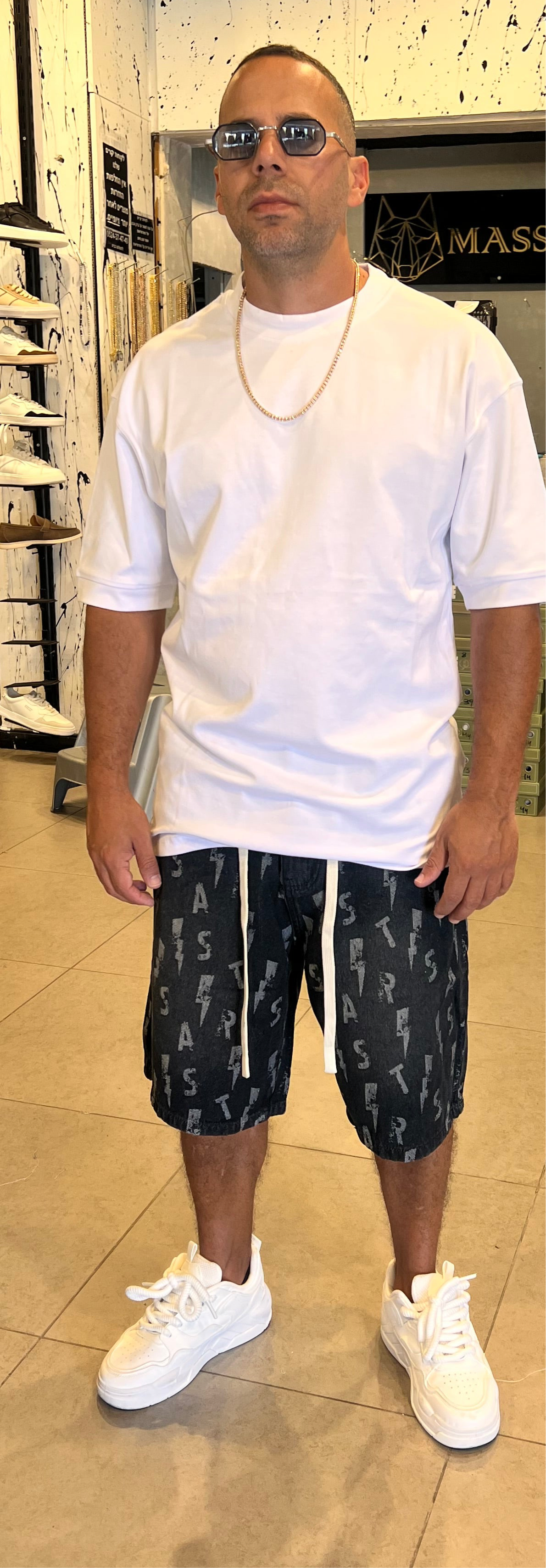 טישרט צווארון עבה לבן