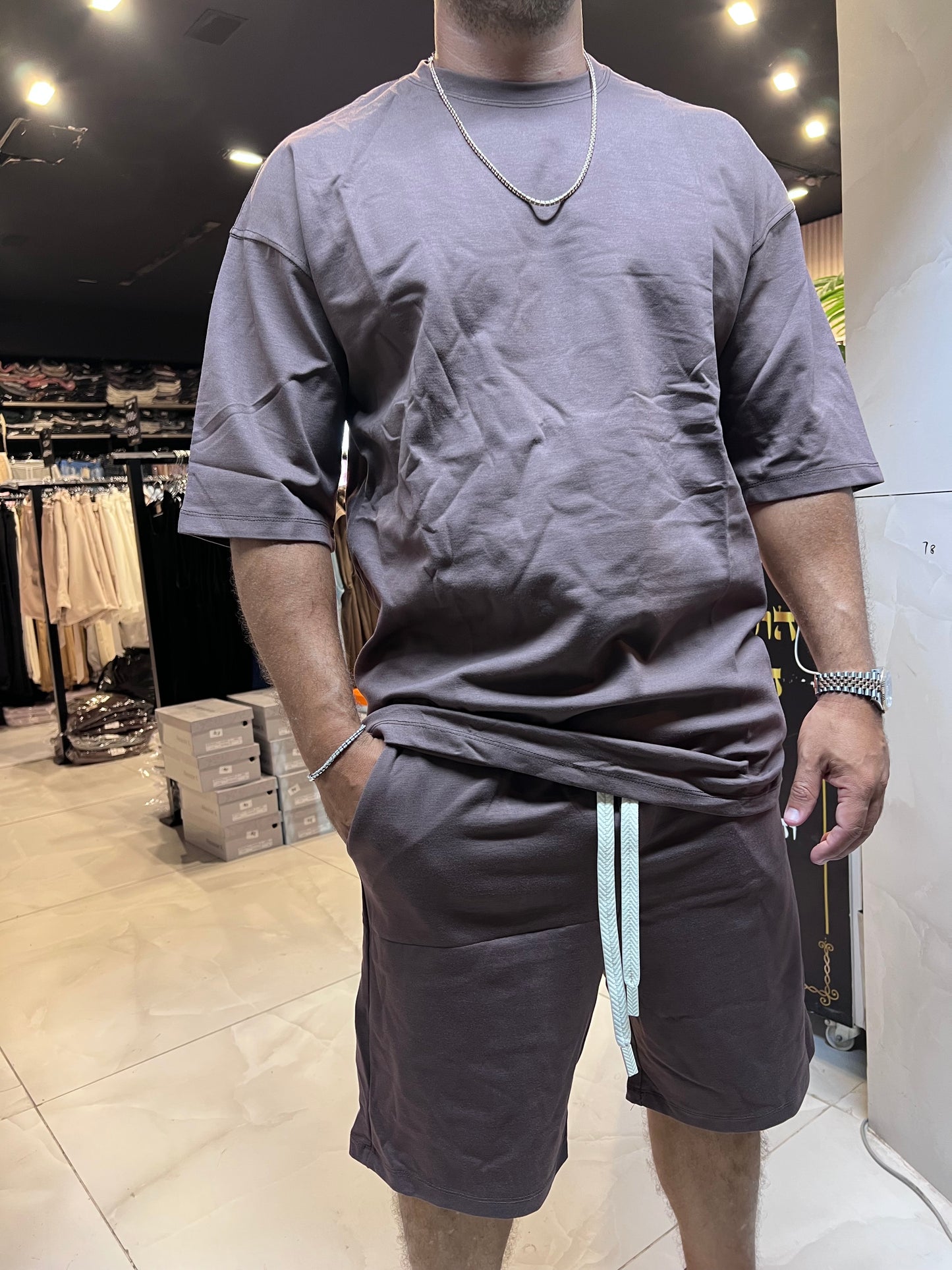 חליפת טוקיו חום