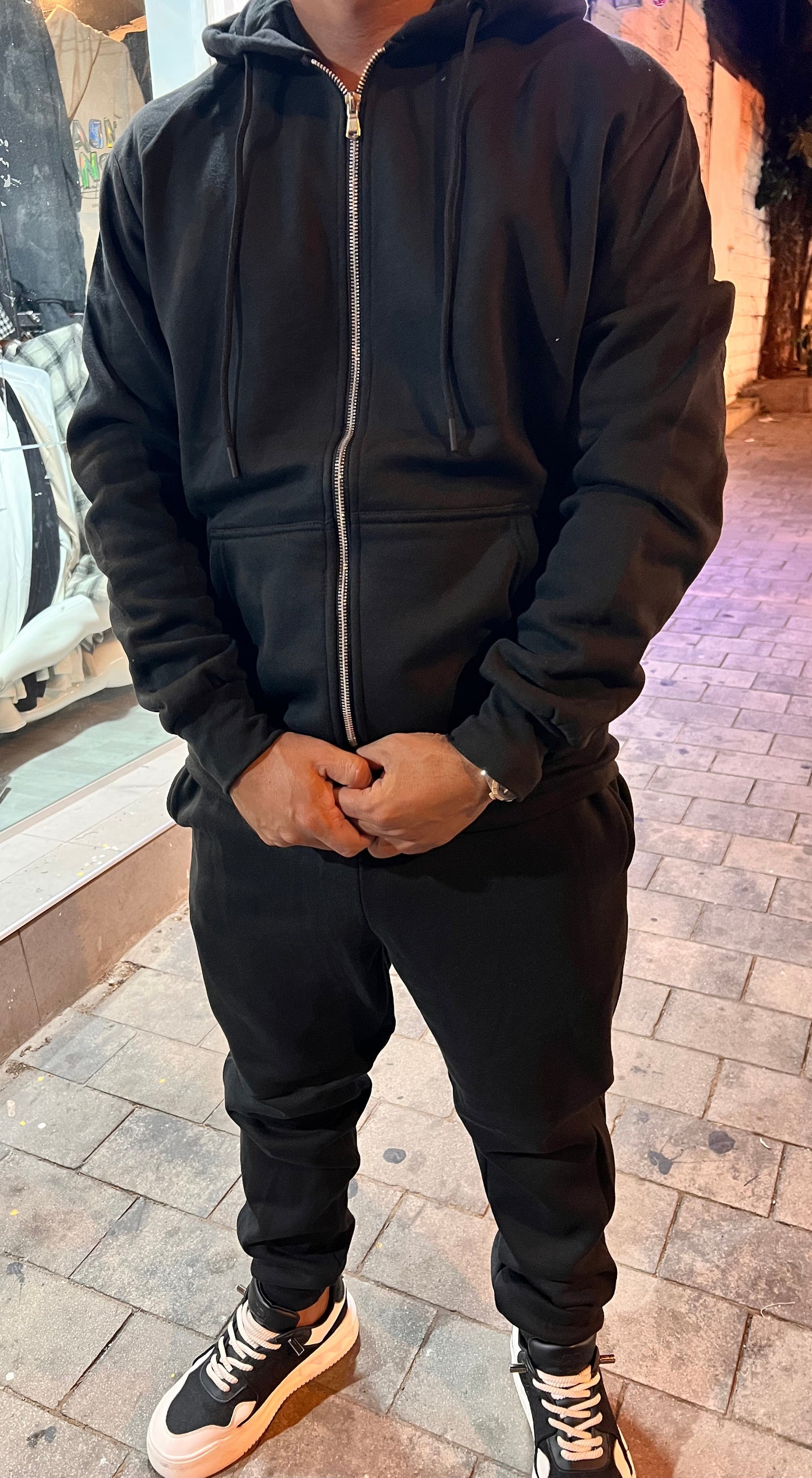 חליפת קפוצ׳ון רוכסן שחור