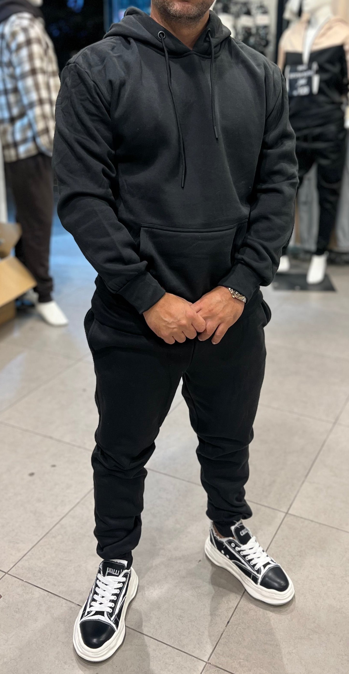 חליפת קפוצ׳ון פותר שחור