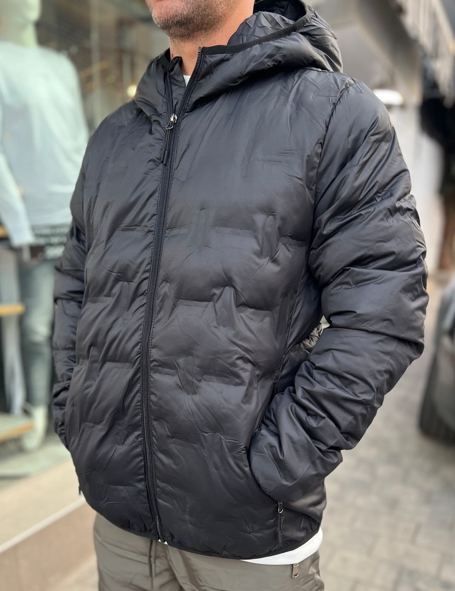 מעיל רוח צבע שחור