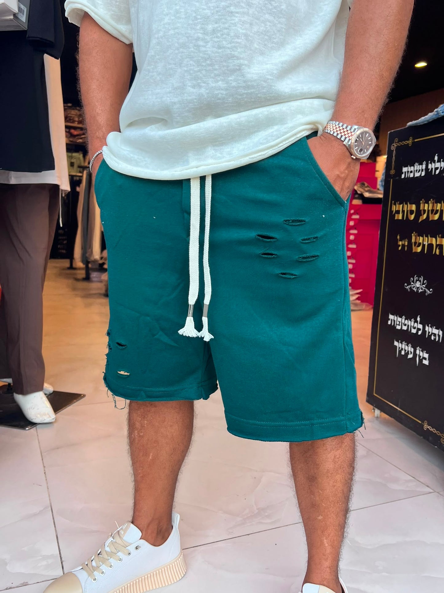 מכנס קרעים צבע ירוק