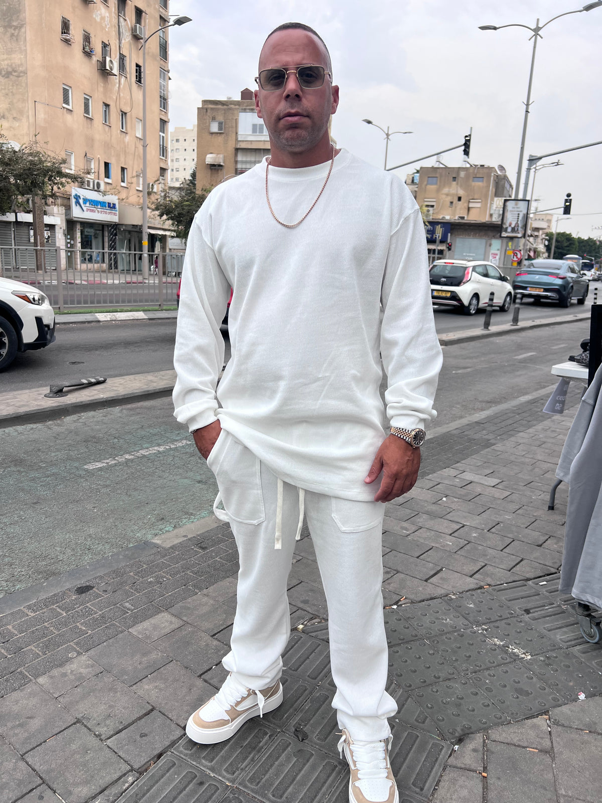חליפת קורדרוי לבנה