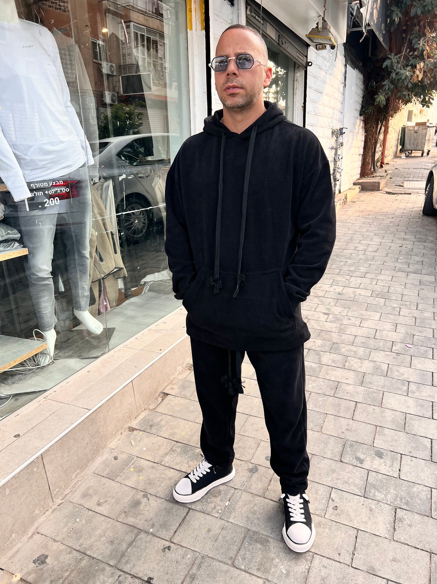 חליפת קורדרוי שחור