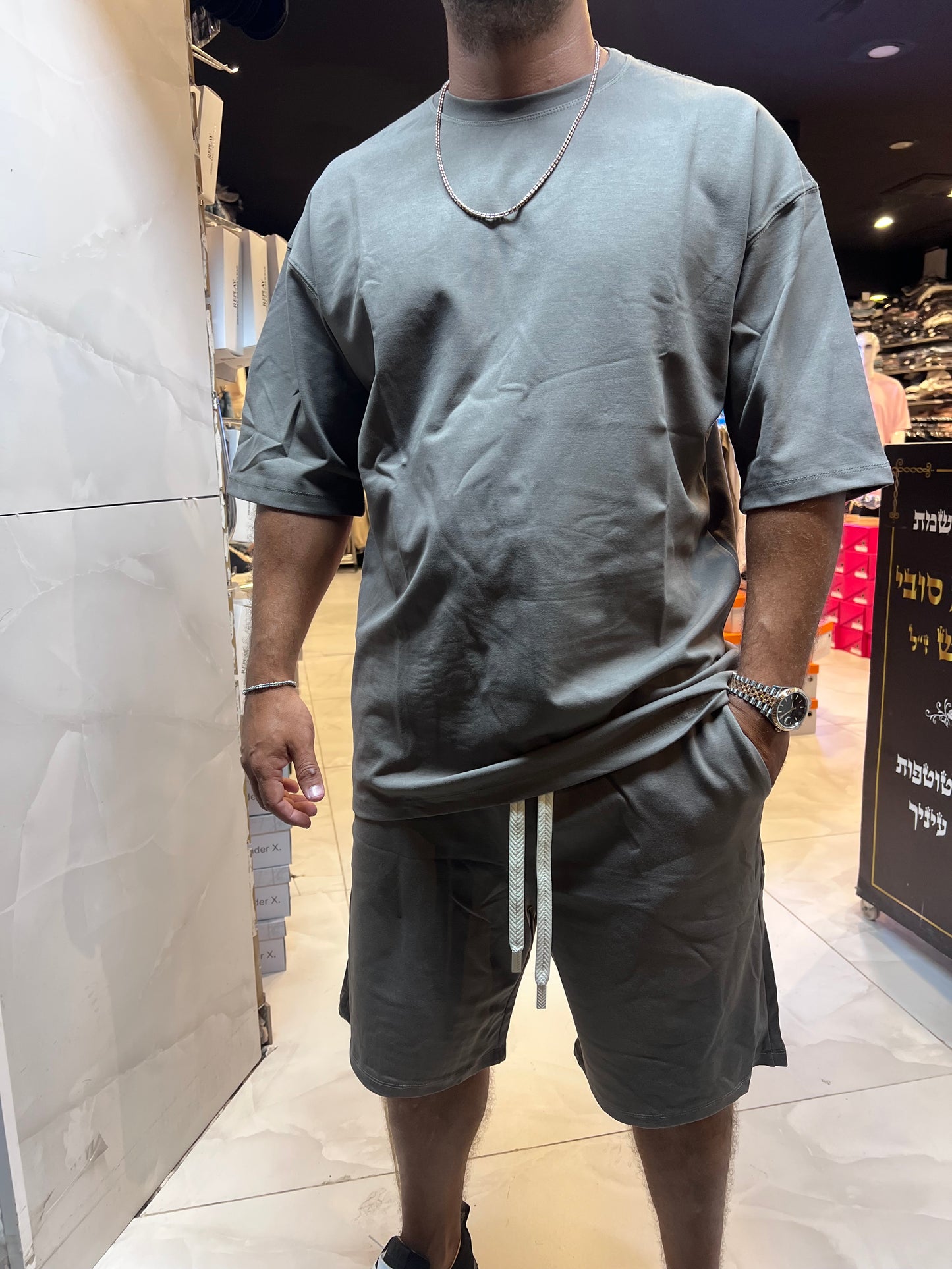 חליפת טוקיו זית