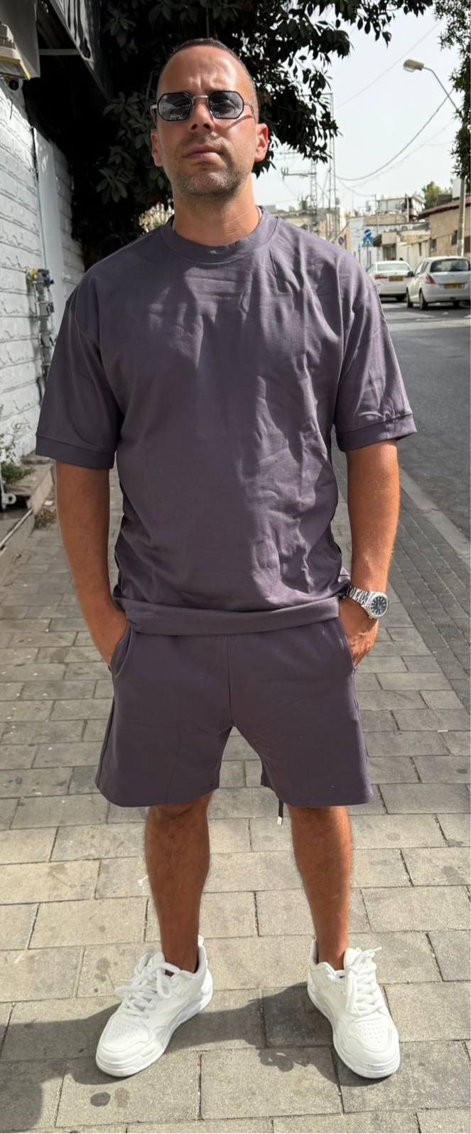 חליפה מנגט ביד אפור