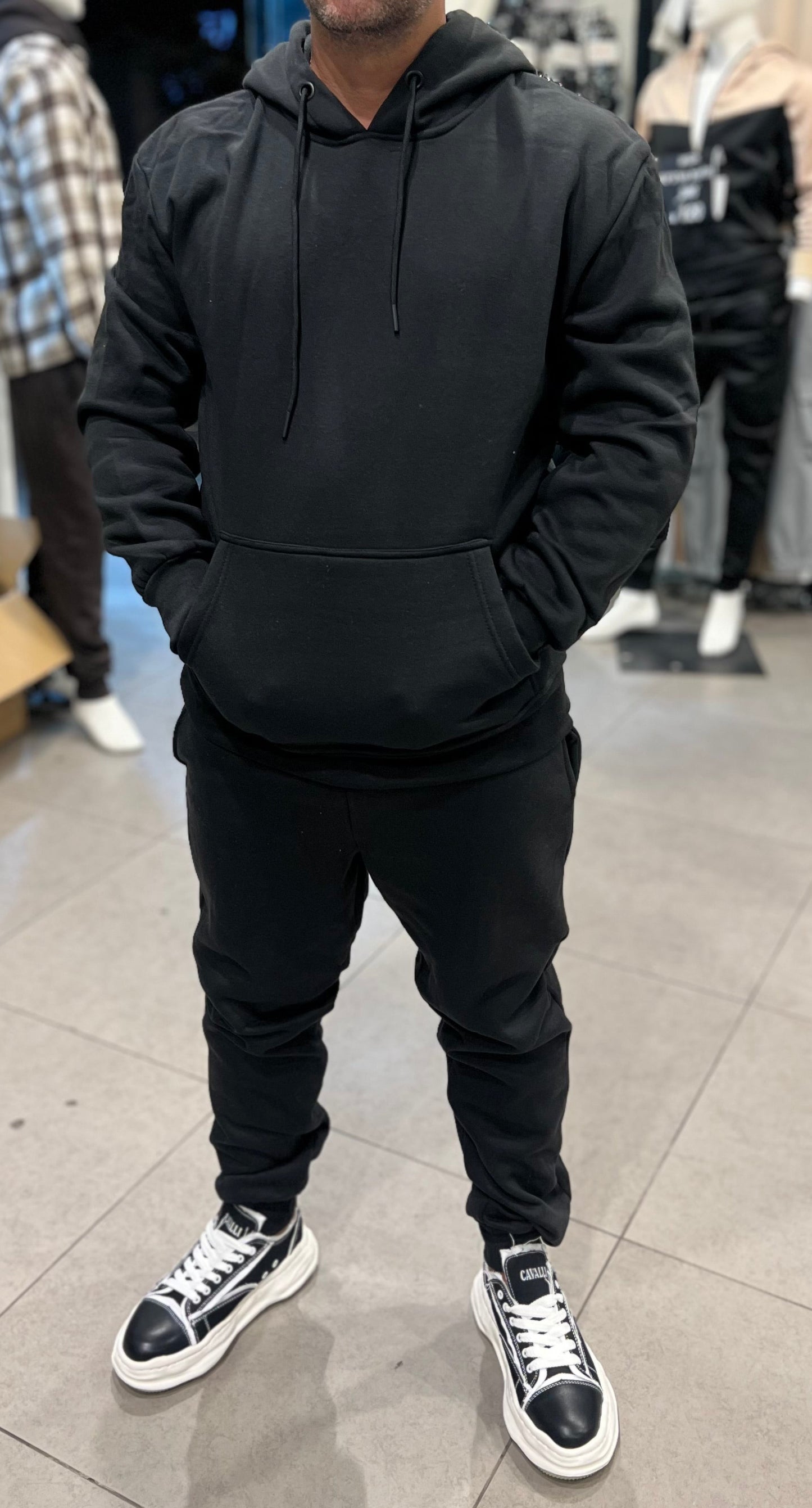 חליפת קפוצ׳ון פותר שחור