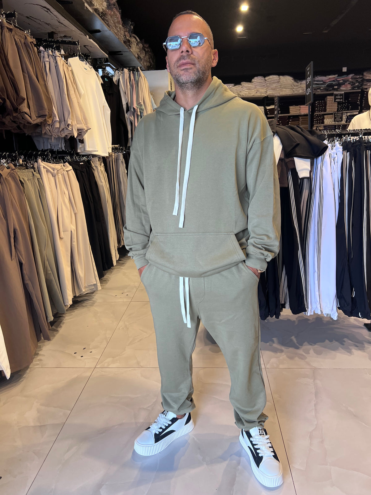 חליפת קפוצ׳ון זית