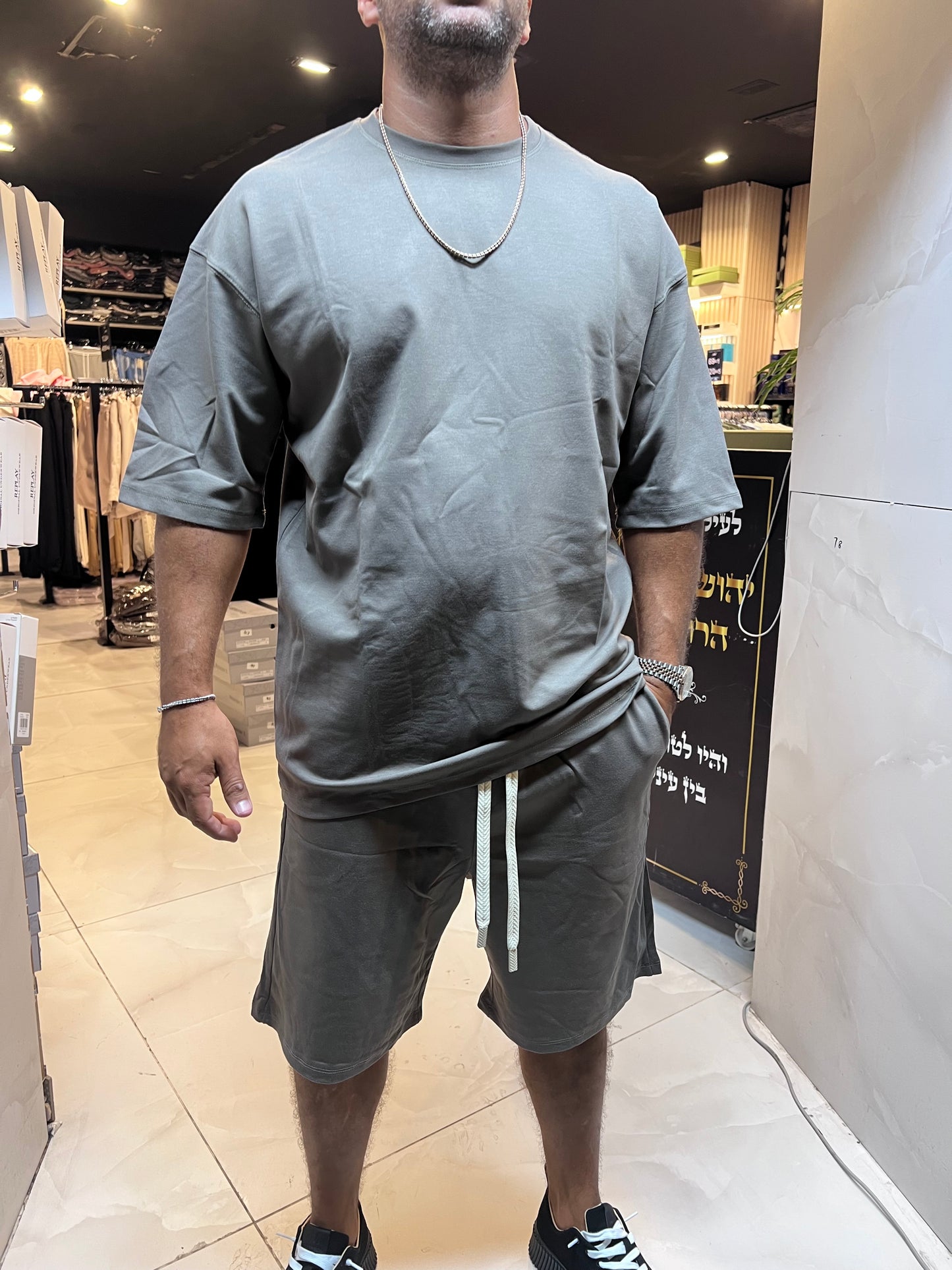 חליפת טוקיו זית