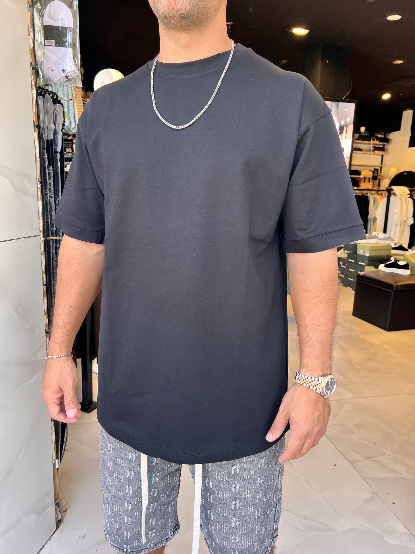 טישרט טוקיו שחורה