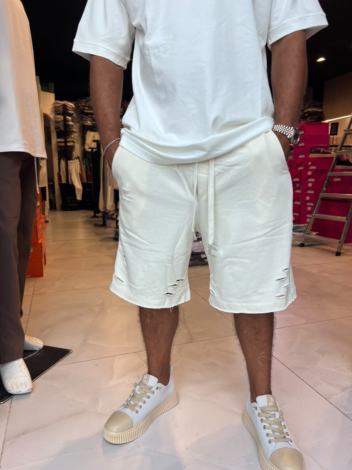 מכנס קרעים צבע שמנת