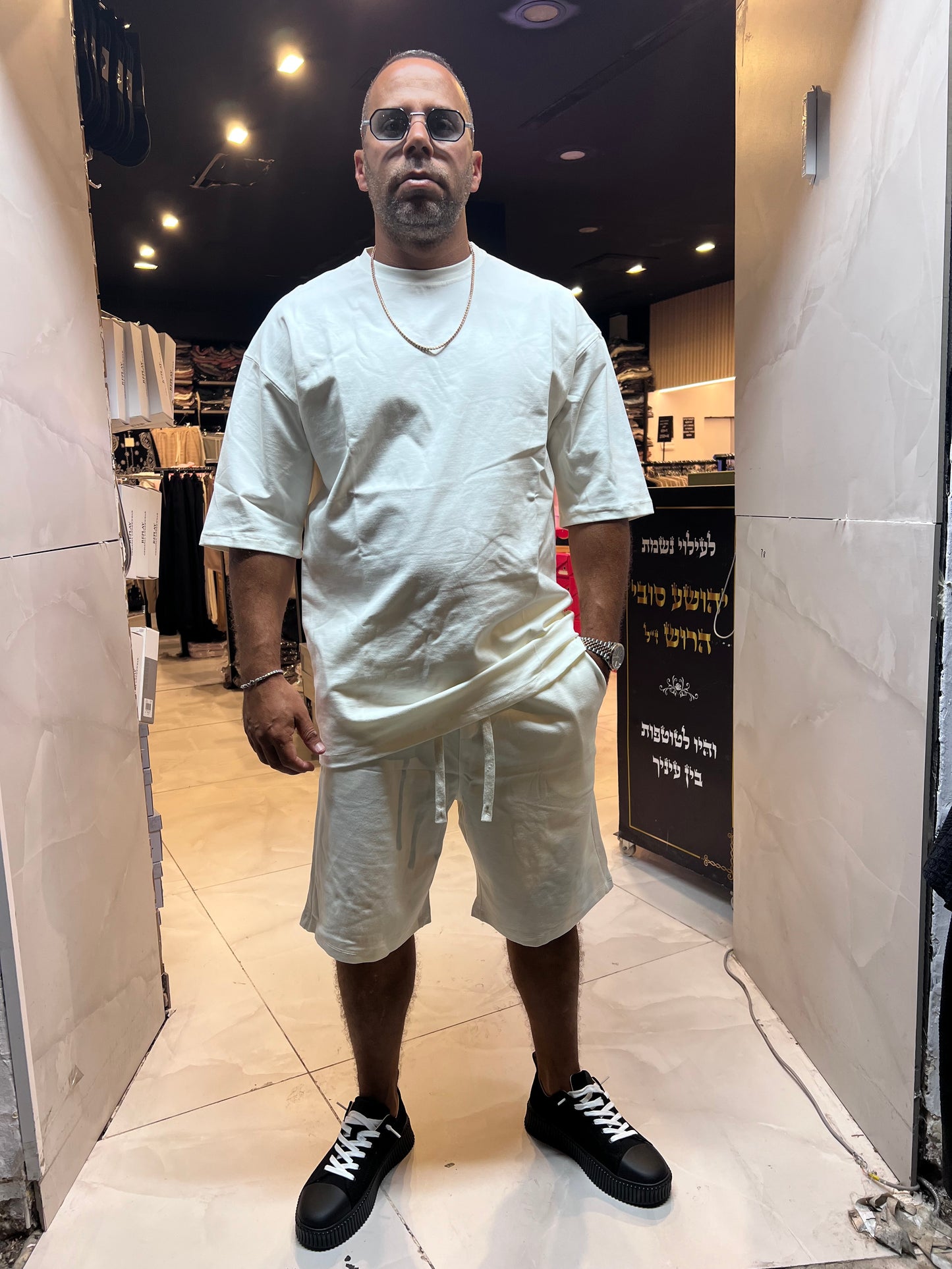 חליפת טוקיו צבע לבן