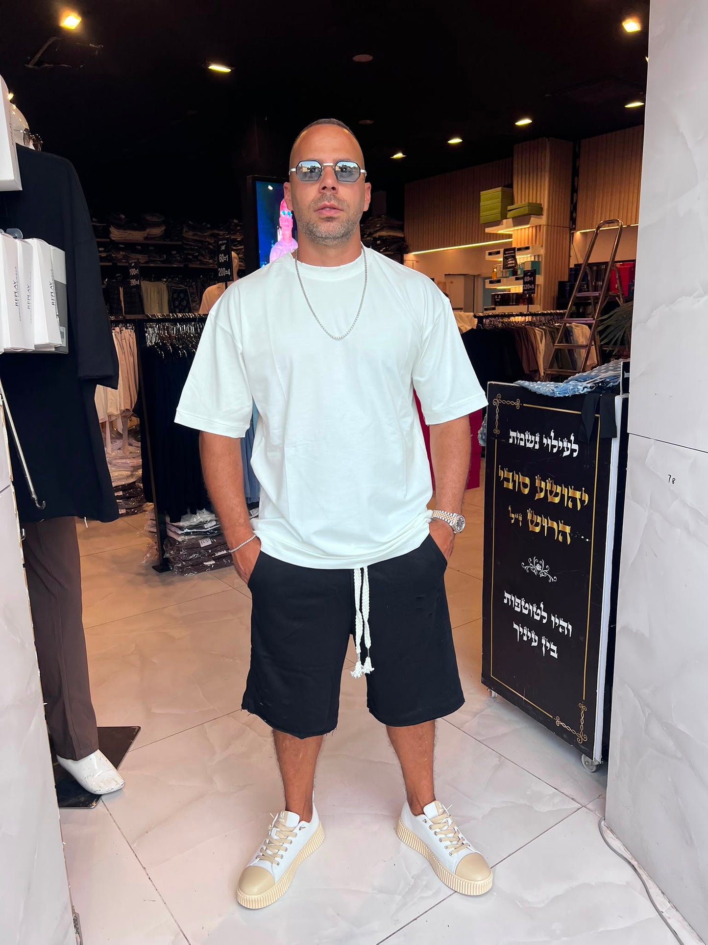מכנס קרעים צבע שחור