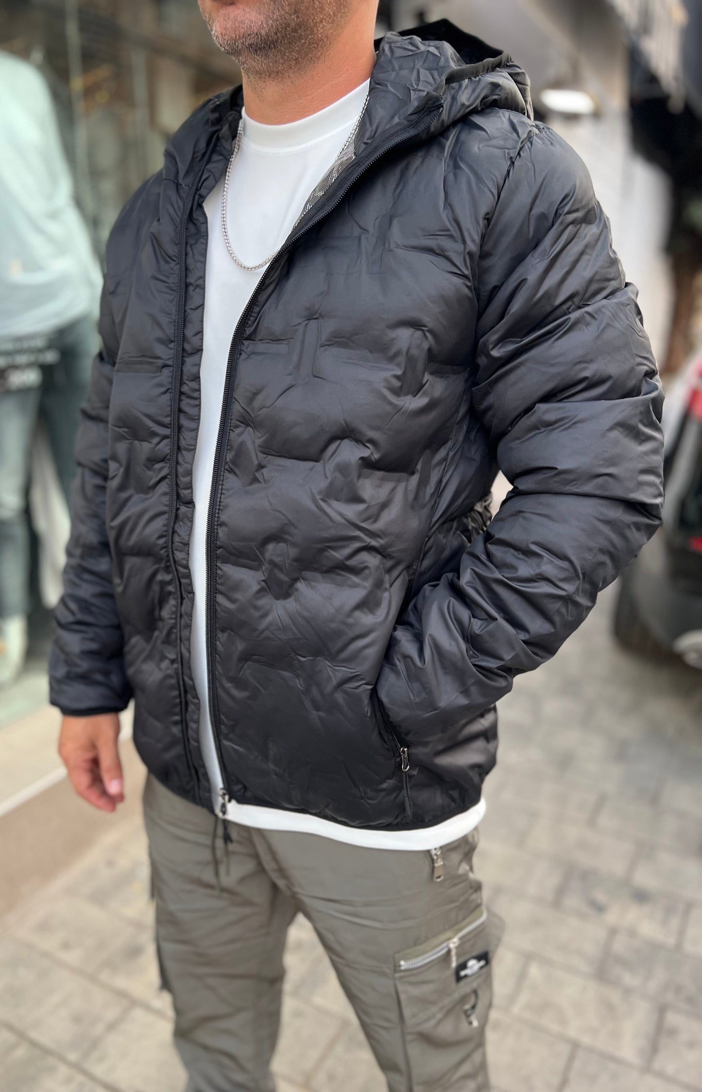 מעיל רוח צבע שחור