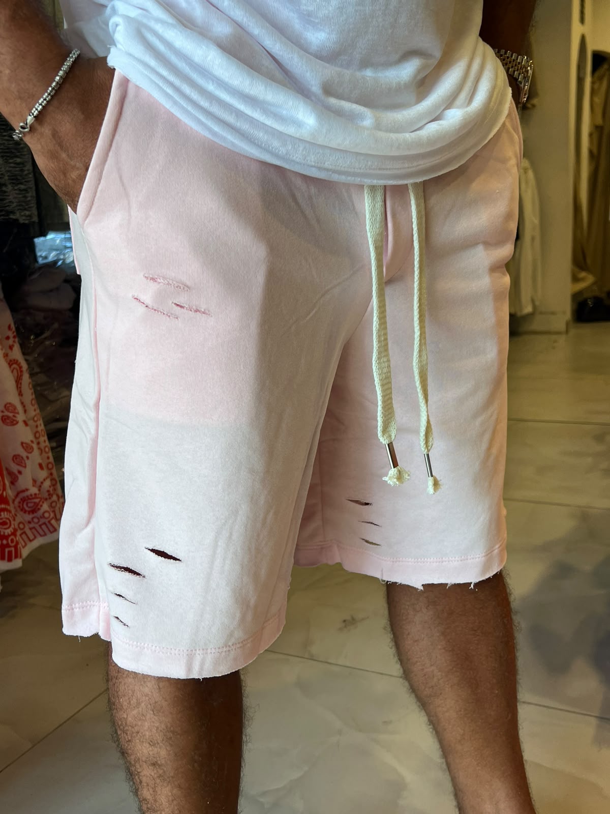 מכנס קרעים צבע ורוד