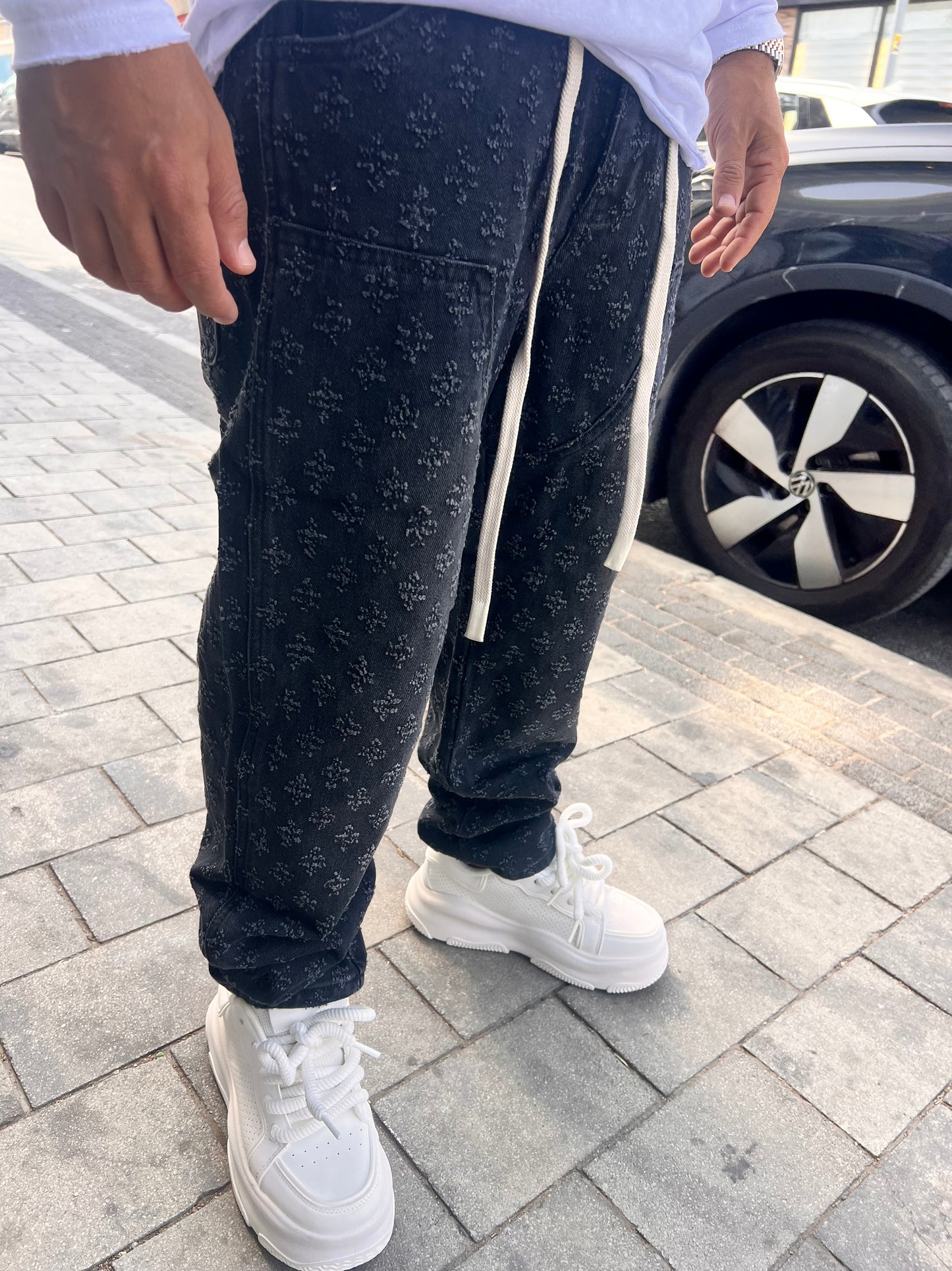 ג׳ינס כוכבים שחור