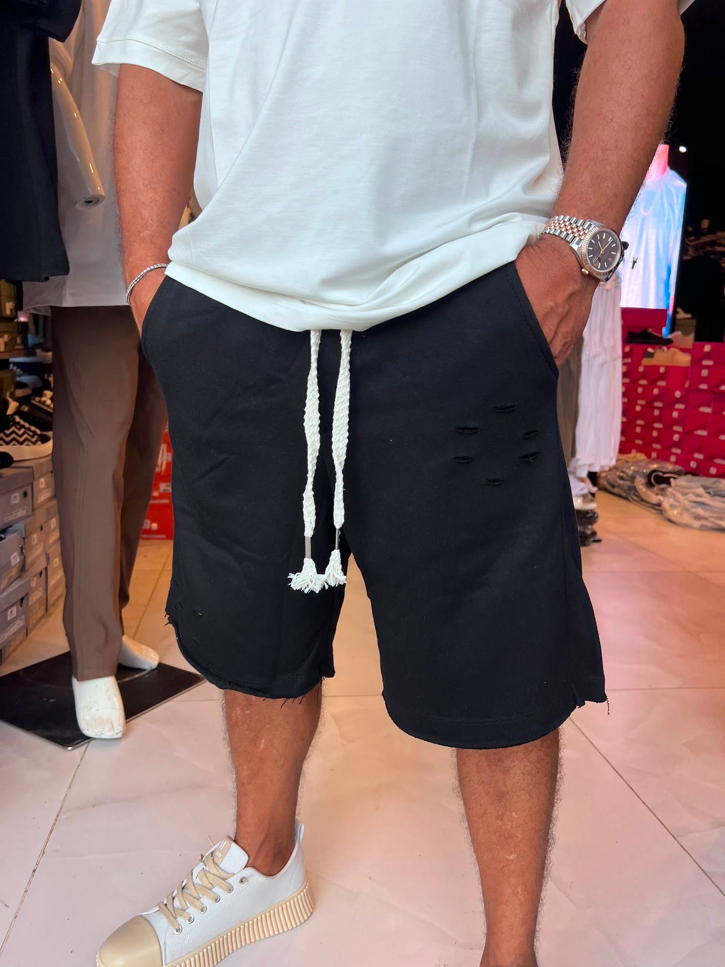 מכנס קרעים צבע שחור