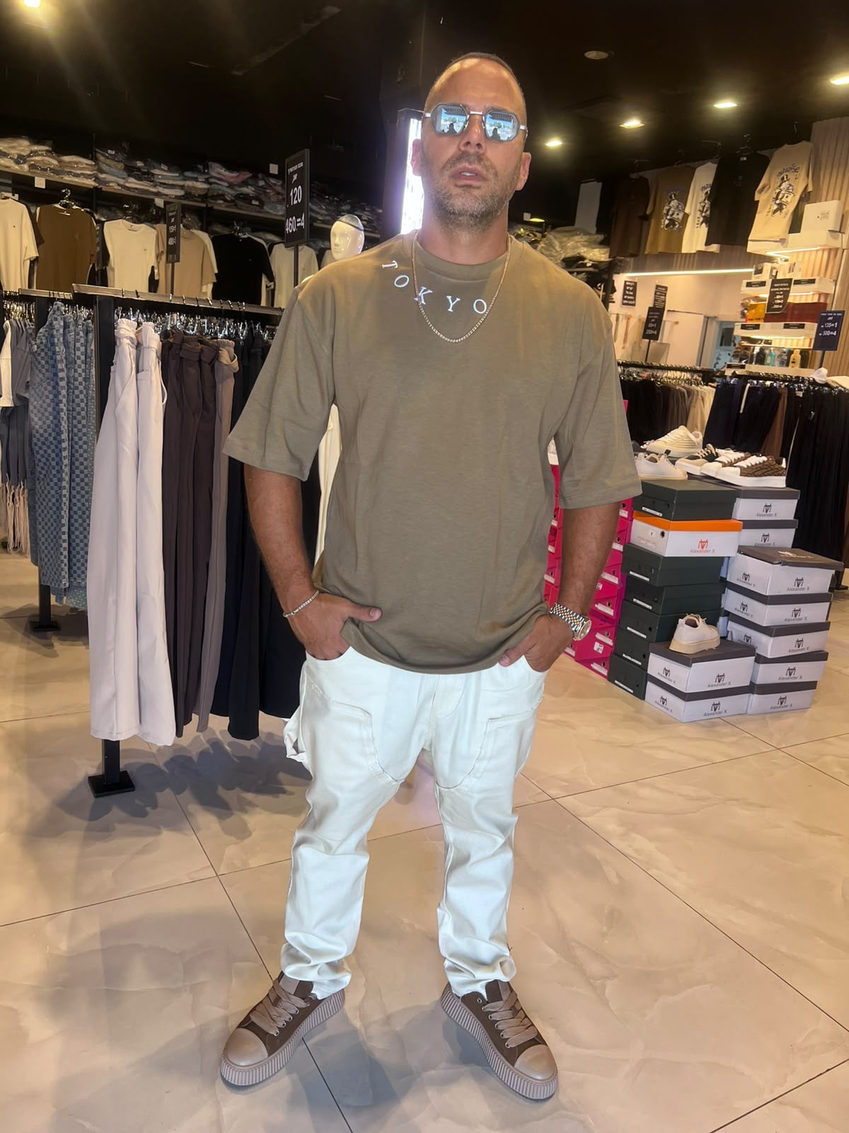 טישרט טוקיו צבע ירוק אפור