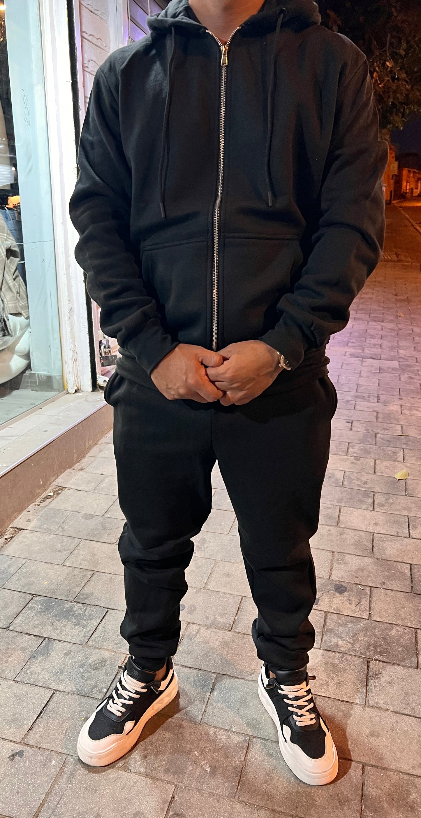 חליפת קפוצ׳ון רוכסן שחור